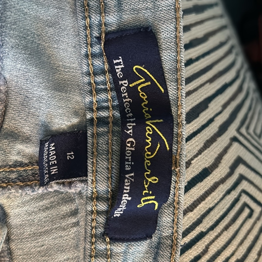 Gloria Vanderbilt Perfect Fit size 12 women’s denim capris  waist 32" - Picture 3 of 3